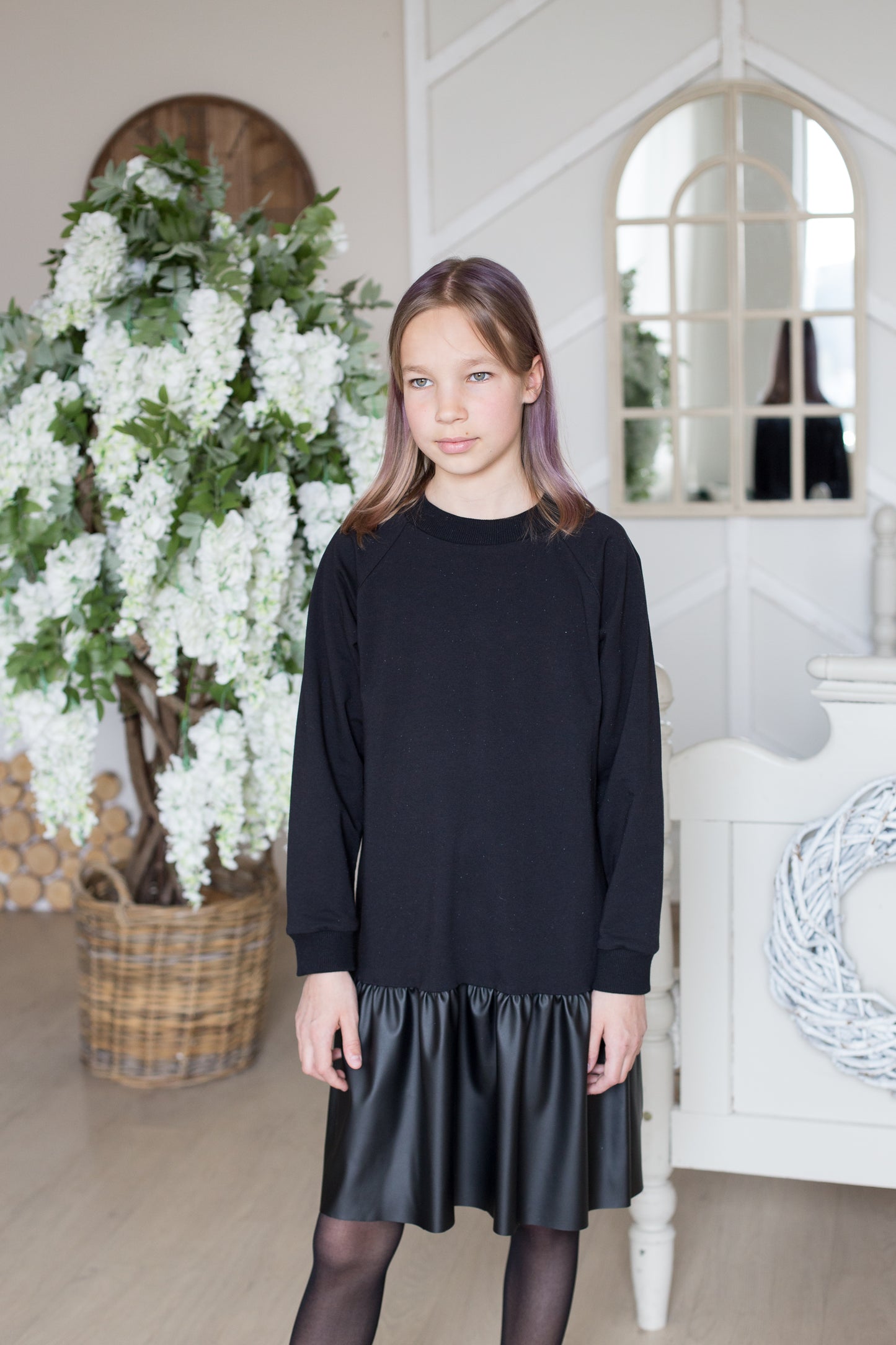 Suknelė "Odinis sijonėlis"