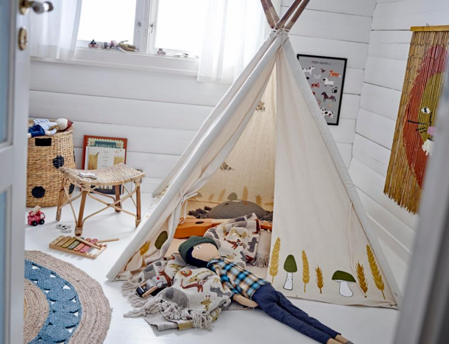 Leonel sieninė dekoracija, liūto atvaizdas, bambukas