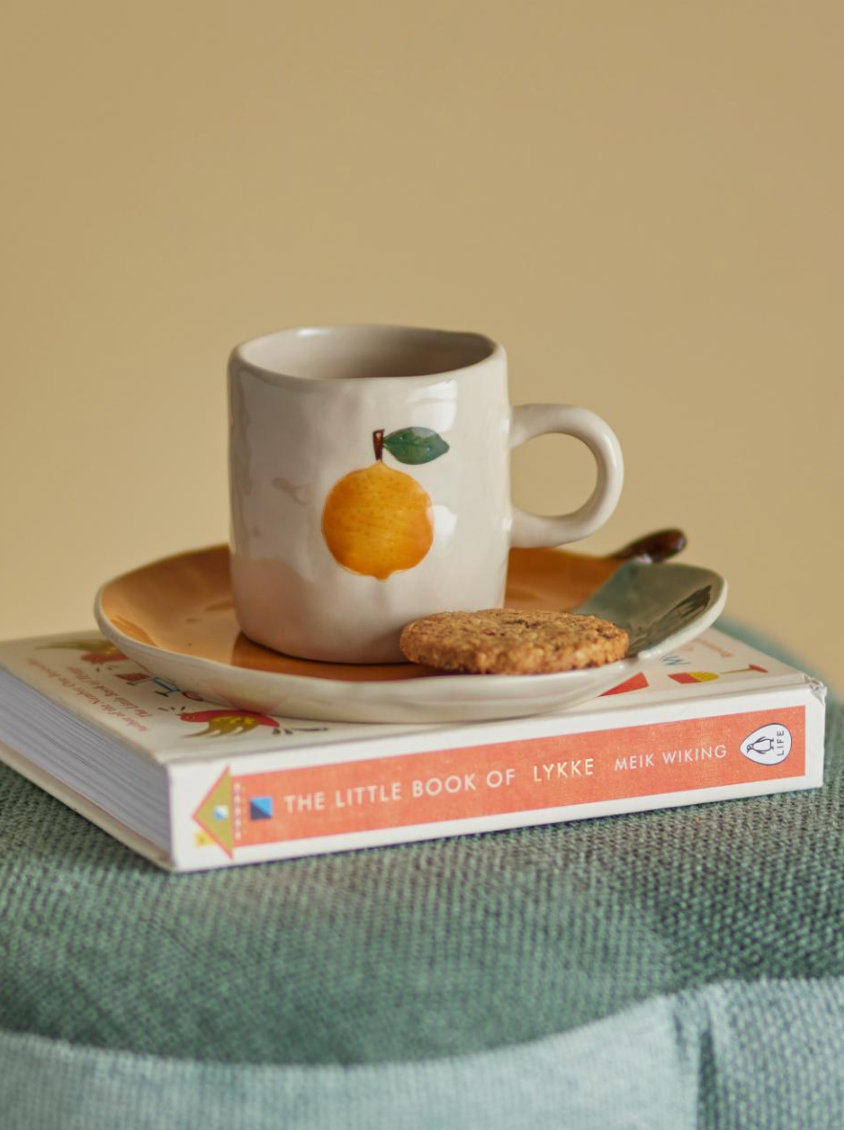 Agnes puodelis, rankų darbo, su apelsino motyvu