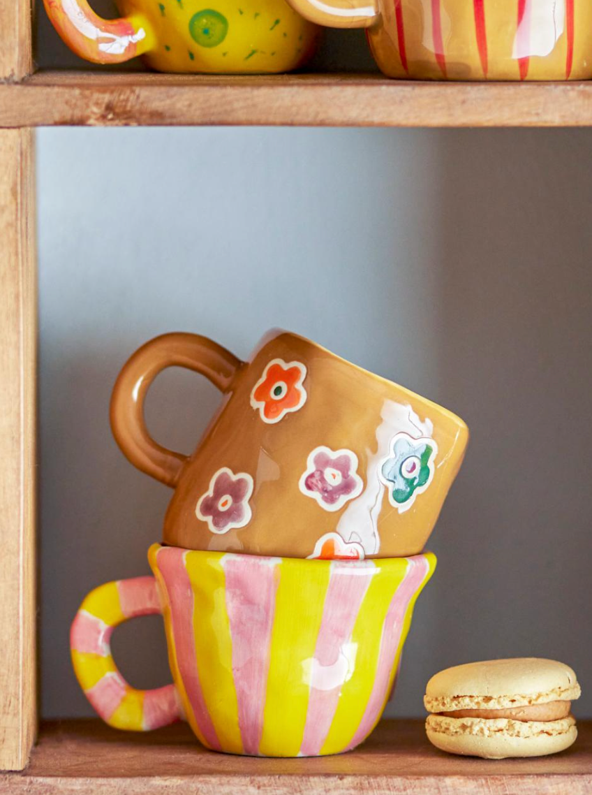 Nini puodelis, su rožinėmis ir geltonomis juostelėmis, keramikos