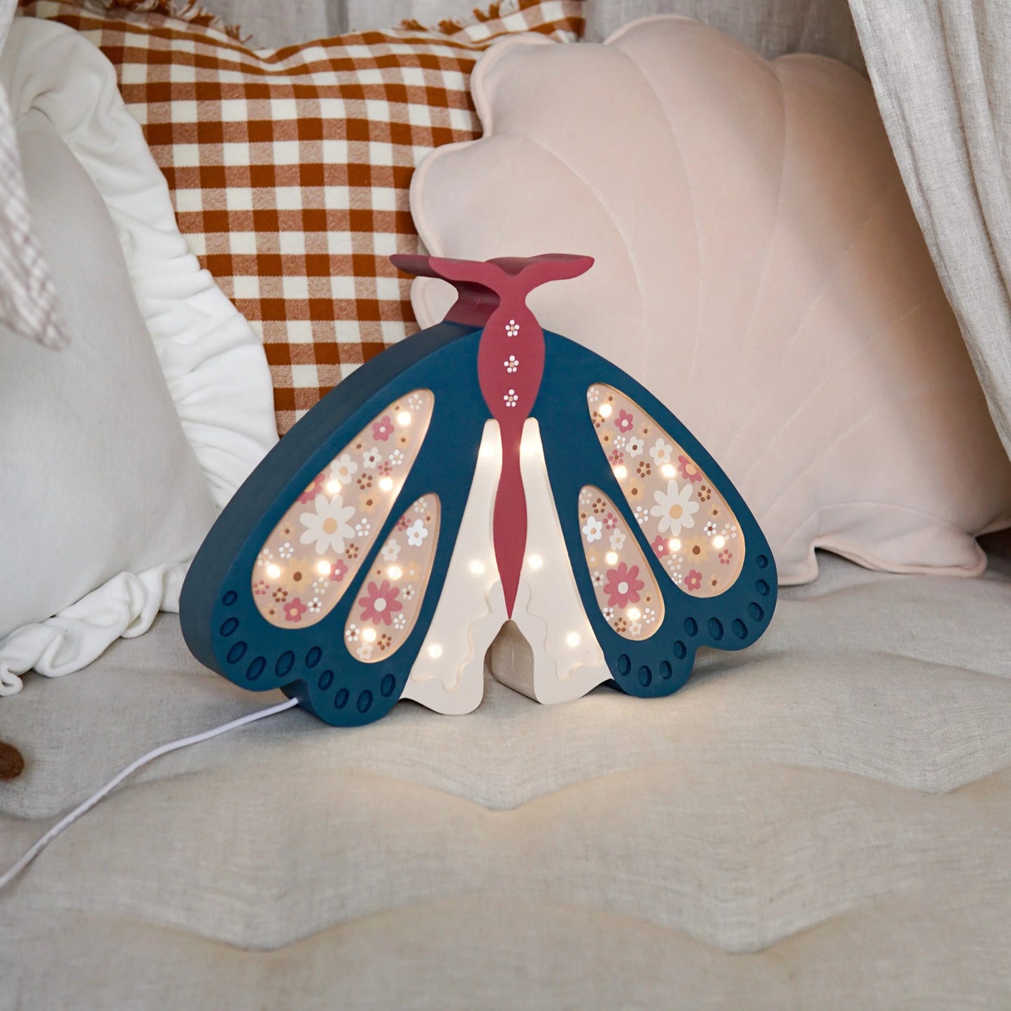 Medinis šviestuvas "Margas drugelis"