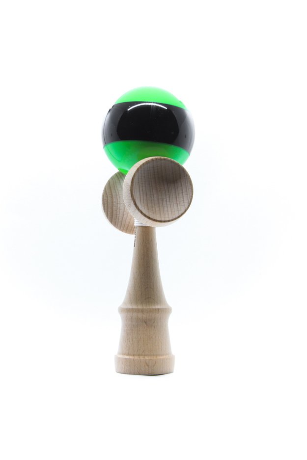 Kendama žaislas, medinis/žalias