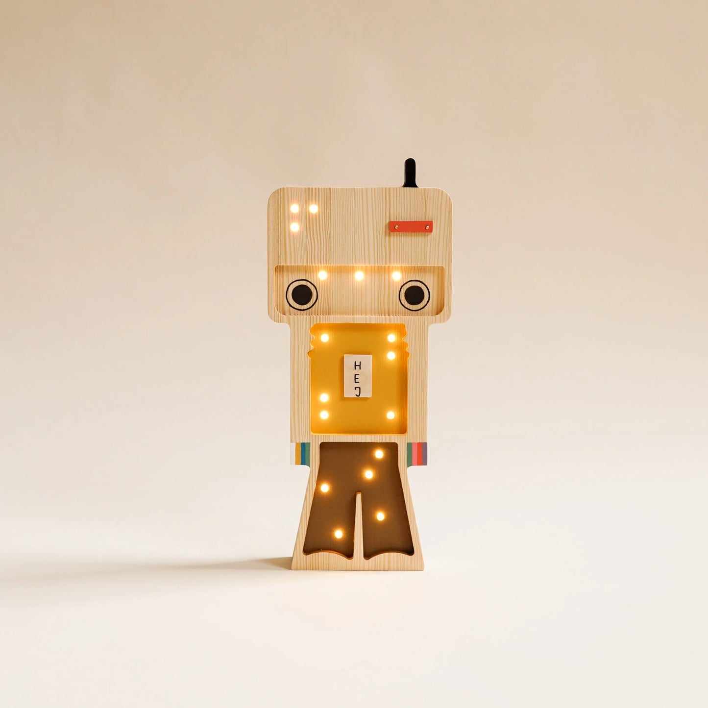 Medinis šviestuvas "Robotas"