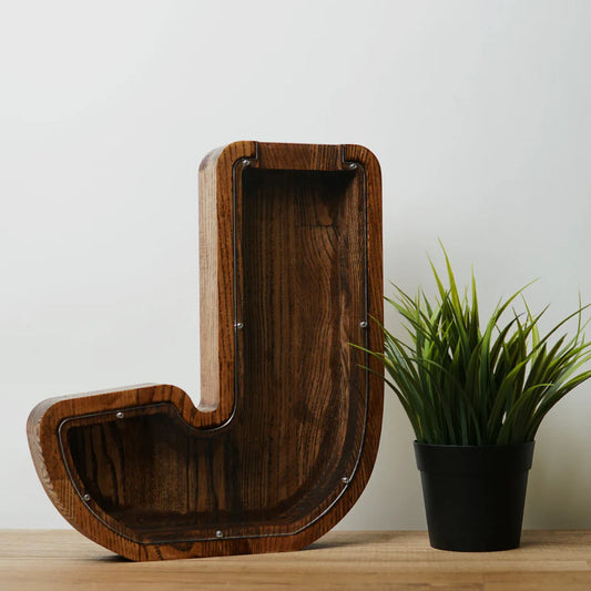 Tamsi didelė medinė taupyklė "Raidė" (A-Ž, galimas graviravimas)