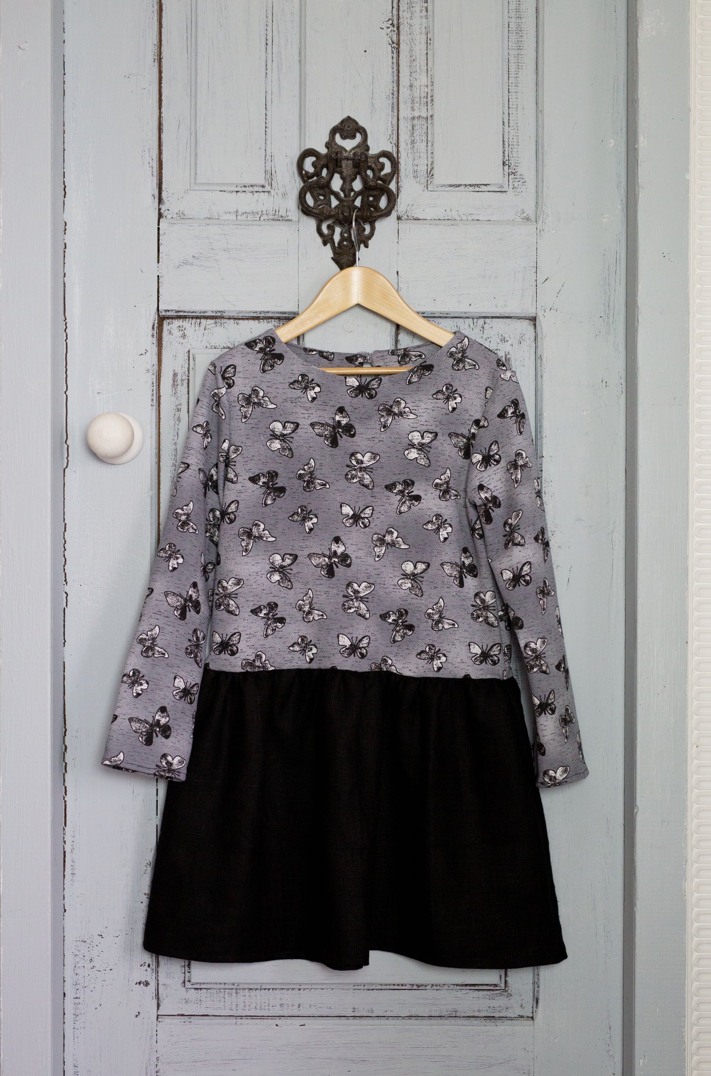 Suknelė "Pilki drugeliai"