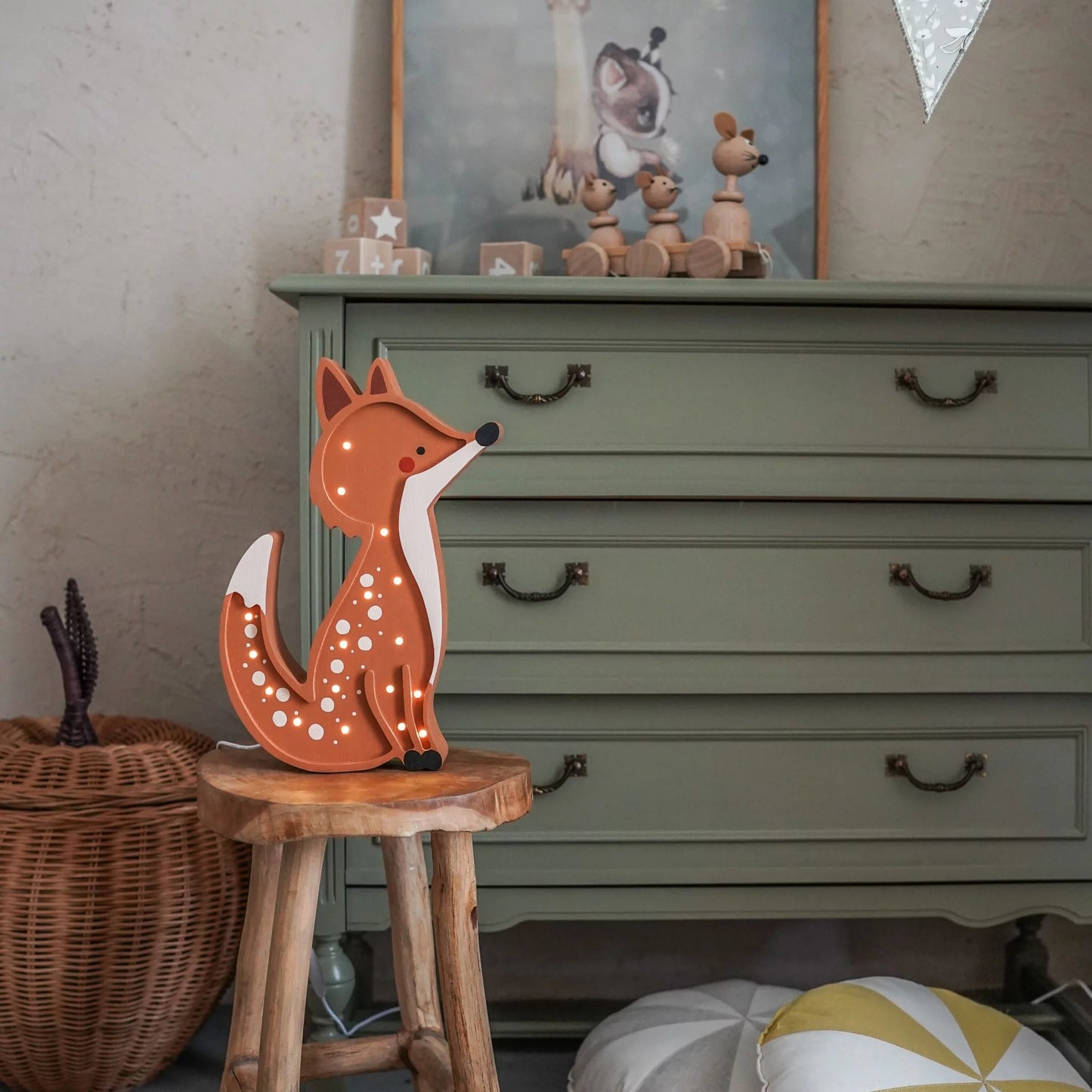 Medinis šviestuvas "Tamsiai ruda laputė"