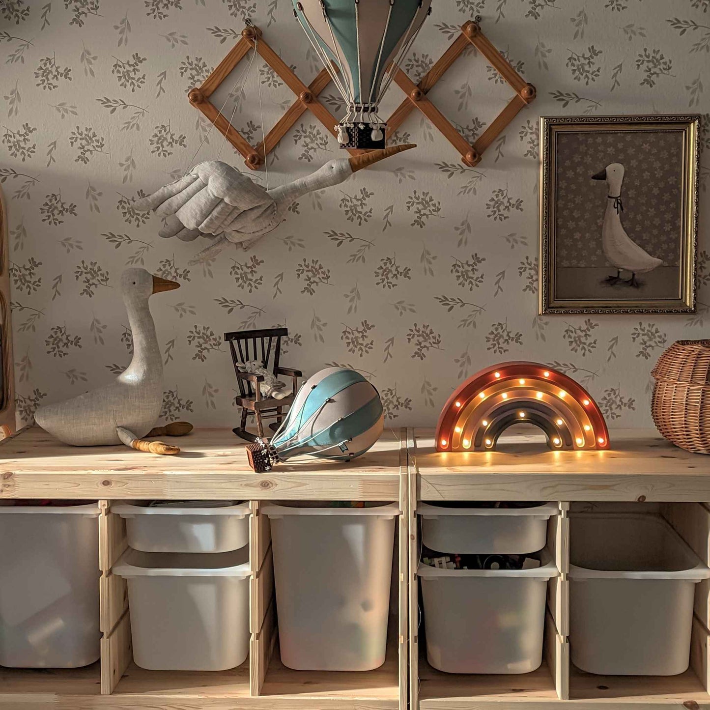 Medinis šviestuvas "Spalvota vaivorykštė"