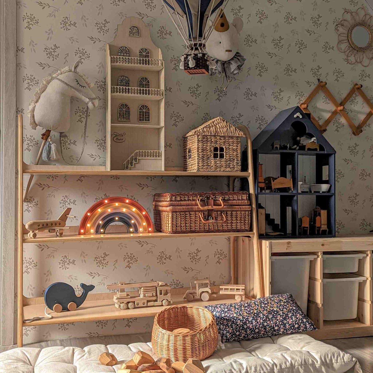 Medinis šviestuvas "Spalvota vaivorykštė"