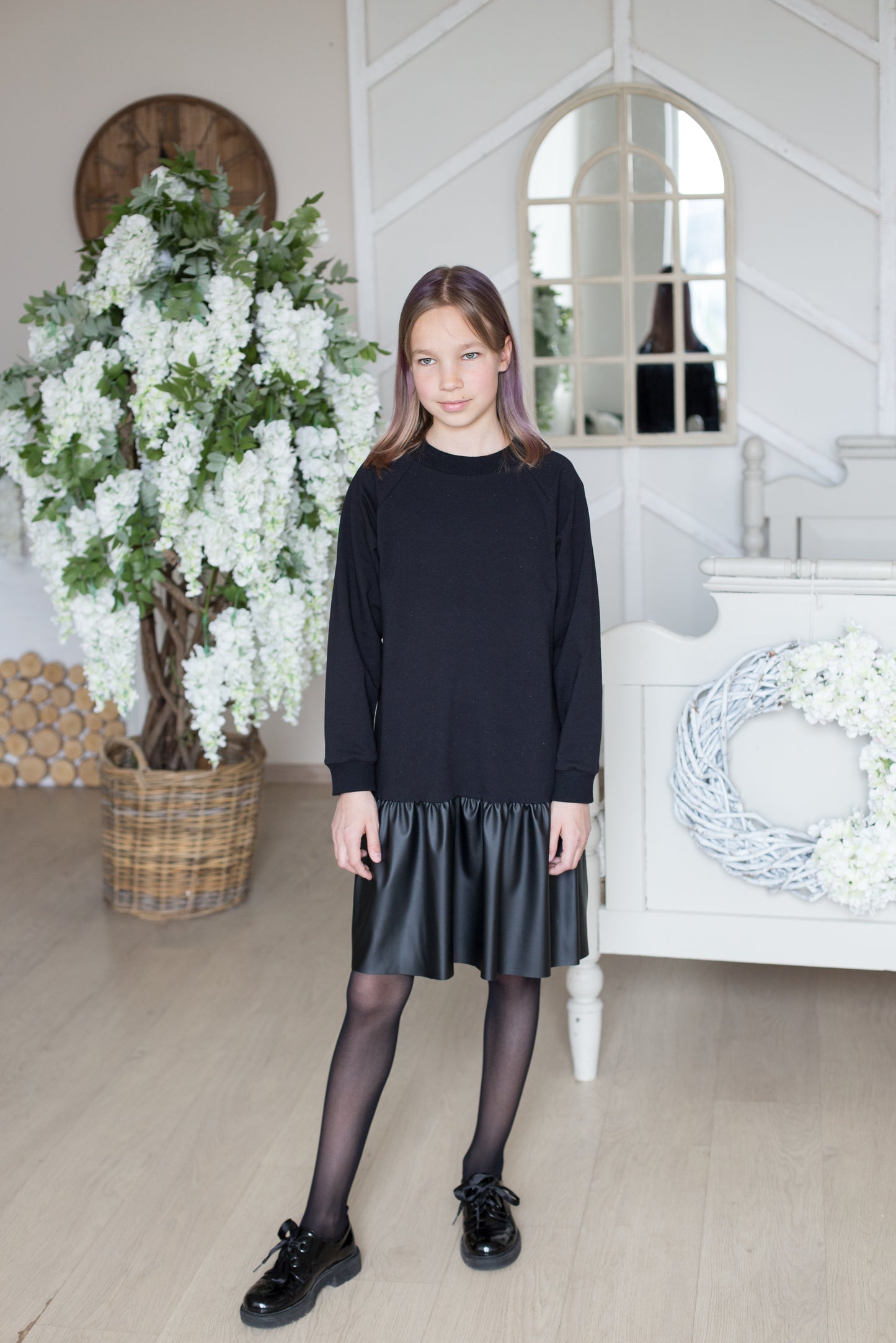 Suknelė "Odinis sijonėlis"