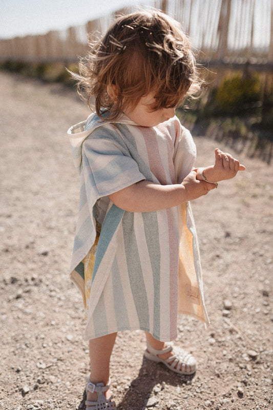 Vaikiškas pončas iš minkšto audinio