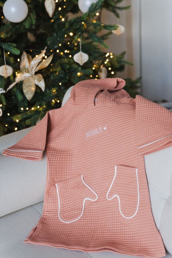 Vaikiškas rausvas vaflinio audinio pončas