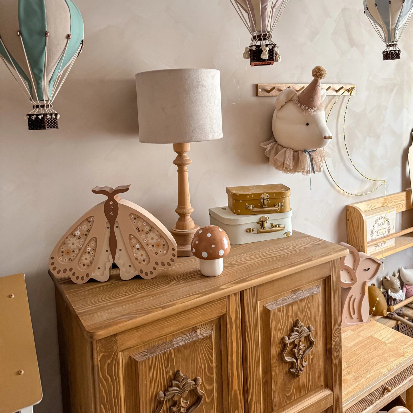 Medinis šviestuvas "Šviesus drugelis"