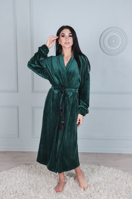 Veliūrinis žalias ilgas chalatas