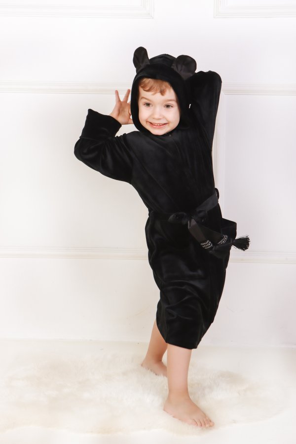 Vaikiškas juodas veliūrinis chalatas su užtrauktuku