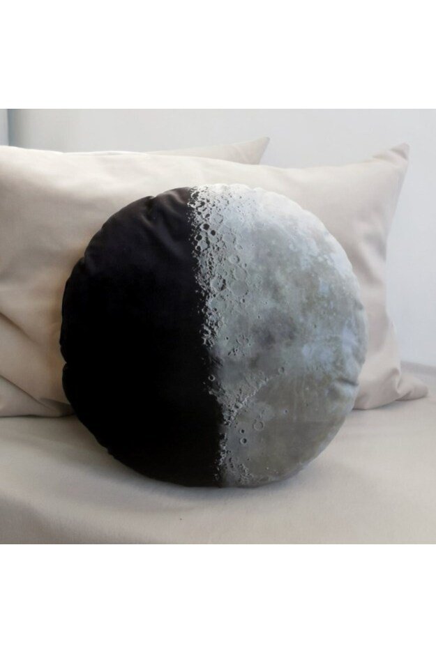 Veliūro pagalvėlė "Tamsus mėnulis"