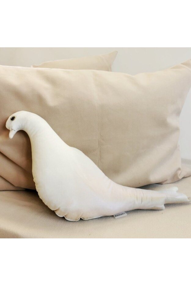 Veliūro pagalvėlė "Baltas paukštis"