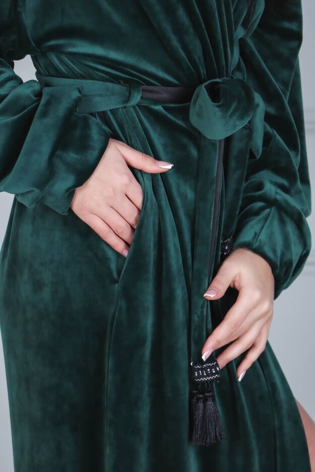 Moteriškas tamsiai žalias veliūrinis chalatas